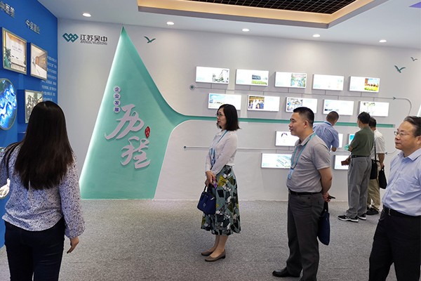 吳中區(qū)工商聯(lián)主席解冰一行調研吳中醫(yī)藥