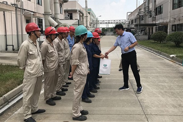 公司領導到蘇州制藥廠慰問